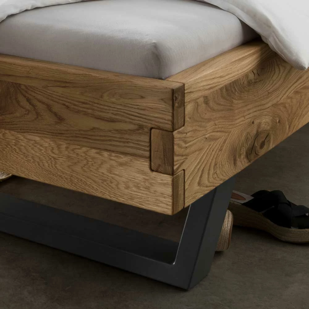 Bett & Nachtkommoden aus Wildeiche - Aryvano (dreiteilig) Bett & Nachtkommoden Aus Wildeiche - Aryvano (dreiteilig) -Valganios Sales bett nachtkommoden aus wildeiche in topp qualitaet aryvano 02