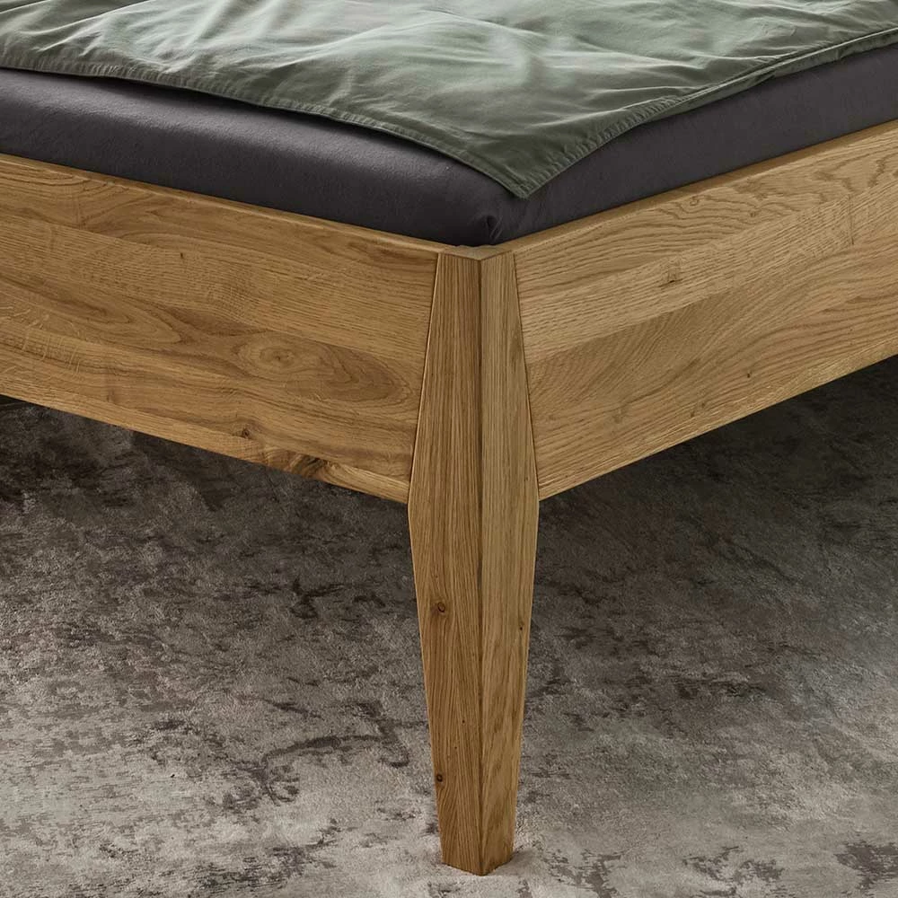 Elegantes Massivholzbett aus geölter Wildeiche - Middle Elegantes Massivholzbett Aus Geölter Wildeiche - Middle -Valganios Sales elegantes massivholzbett aus geoelter wildeiche in 160x200 180x200 200x200 middle 02