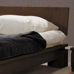 Holzbett Estegan In Nussbaumfarben -Valganios Sales holzbett nussbaumfarben buche massivholz estegan html 03