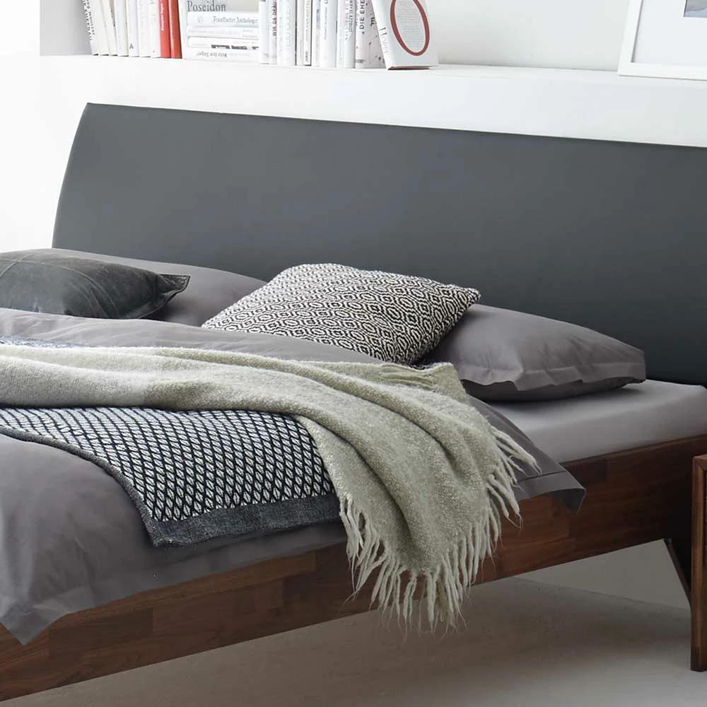 Modernes Bett aus Nussbaum Massivholz - Palais Modernes Bett Aus Nussbaum Massivholz - Palais -Valganios Sales modernes bett aus nussbaum massivholz mit kopfteil in schwarz palais 03