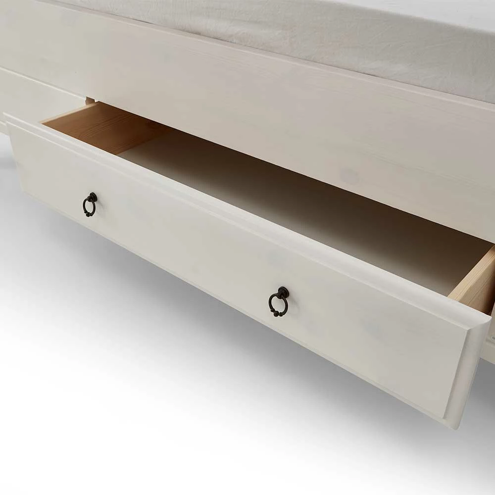 Modernes Landhausbett in Weiß - Kazanova Modernes Landhausbett In Weiß - Kazanova -Valganios Sales modernes landhausbett in weiss aus kiefer massivholz kazanova 03