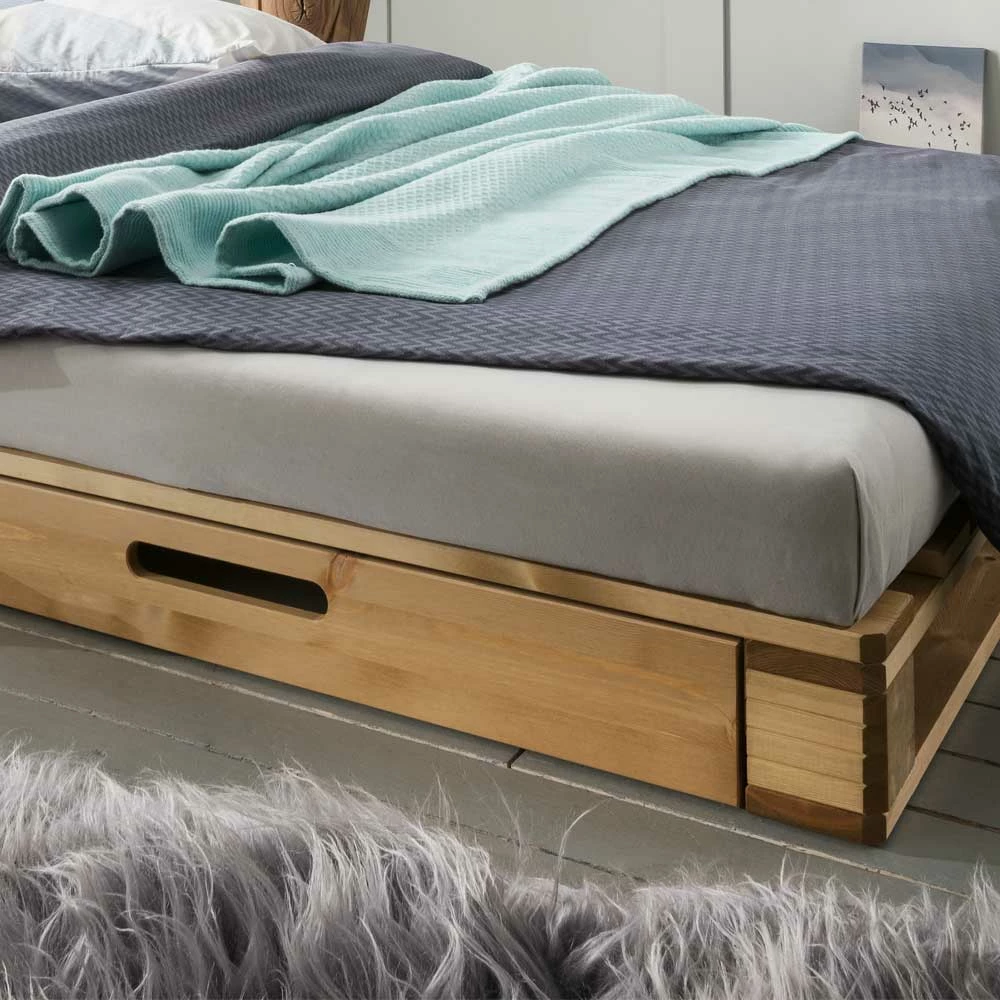 Modernes Palettenbett aus geöltem Kiefernholz - Lira Modernes Palettenbett Aus Geöltem Kiefernholz - Lira -Valganios Sales modernes palettenbett aus geoeltem kiefernholz mit rollschubkasten lira 03