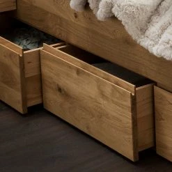 Rustikales Stauraumbett Aus Wildeiche Massiv - Zennian 4 Rustikales Stauraumbett Aus Wildeiche Massiv - Zennian -Valganios Sales rustikales stauraumbett aus wildeiche massiv mit braunem polsterkopfteil zennian 03