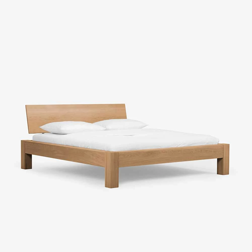 Wildeiche Doppelbett Amando in Honigfarben geölt Wildeiche Doppelbett Amando In Honigfarben Geölt -Valganios Sales wildeiche doppelbett honigfarben geoelt z.b. in 180x200 cm amando 01